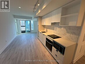 252 Church St in Toronto, ON - Building Photo - Building Photo