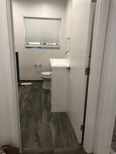 1230 S Holt Ave in Los Angeles, CA - Building Photo - Building Photo