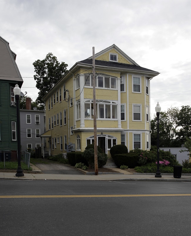 400 Main St in Southbridge, MA - Building Photo - Building Photo