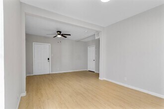 405 Medina St, Unit B in Houston, TX - Building Photo - Building Photo
