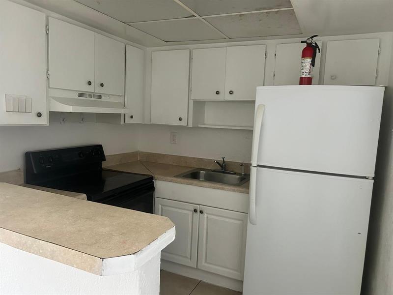 2240 NW 59th Terrace in Lauderhill, FL - Building Photo