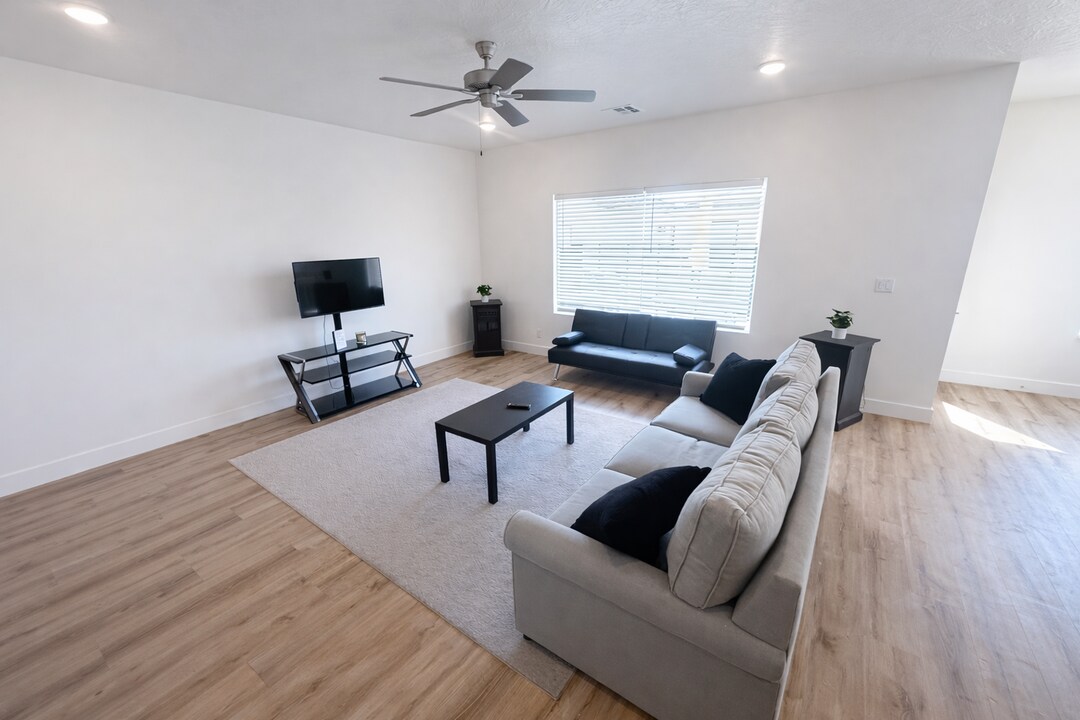 539 Stewart Crk Cv in Washington, UT - Building Photo