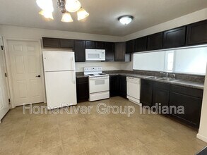 11120 La Fortuna Way in Roanoke, IN - Foto de edificio - Building Photo