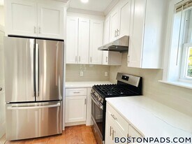 27 Waverly St, Unit 1 in Boston, MA - Building Photo