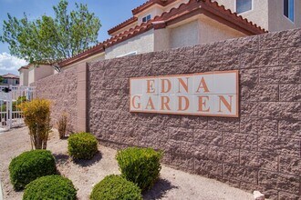 5211 Monterey Park Cir in Las Vegas, NV - Building Photo - Building Photo