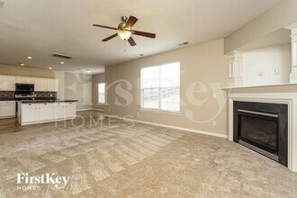 2586 Viola Ct in Winston-Salem, NC - Foto de edificio - Building Photo