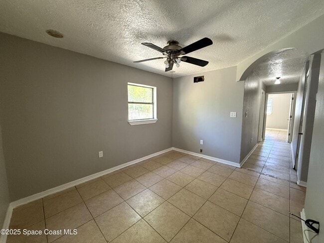 415 S Robbins Ave in Titusville, FL - Building Photo - Building Photo