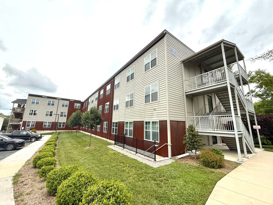 Creekside in Blacksburg, VA - Building Photo