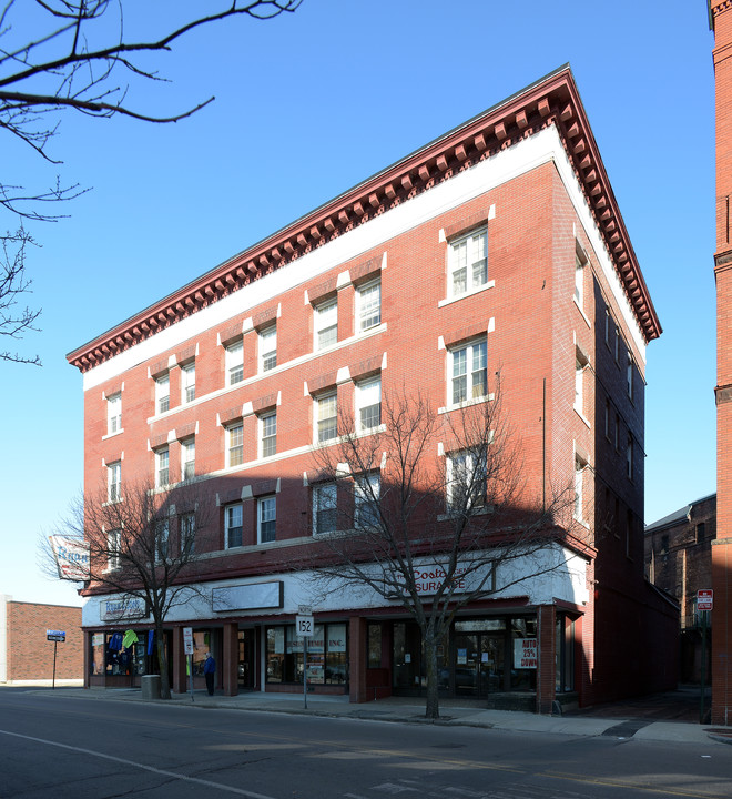 15 N Main St in Attleboro, MA - Foto de edificio