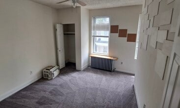 4536 Mitchell St, Unit 2 in Philadelphia, PA - Foto de edificio - Building Photo