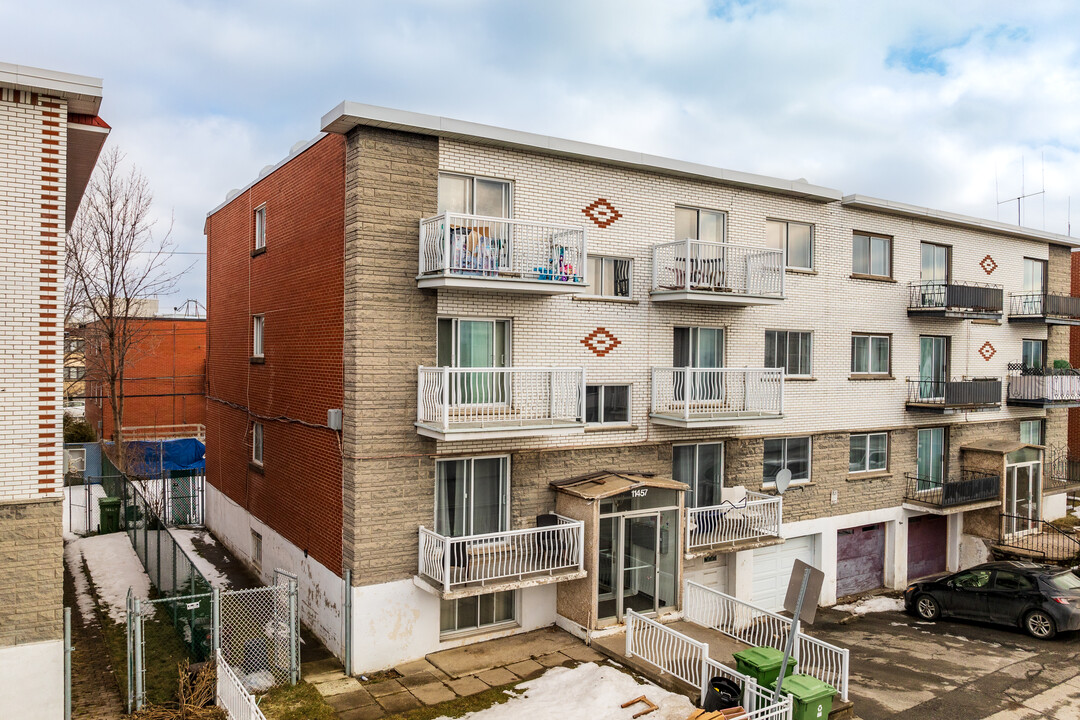 11457 Langelier Boul in Montréal, QC - Building Photo