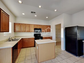 2220 N 91st Gln in Phoenix, AZ - Building Photo - Building Photo