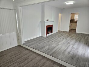 2121 NW 28th St in Oakland Park, FL - Building Photo - Building Photo