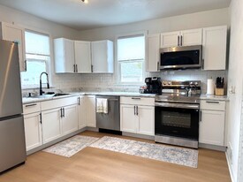 735 N 6th Ave in Sturgeon Bay, WI - Building Photo