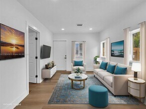 470 NE 165th St in Miami, FL - Foto de edificio - Building Photo