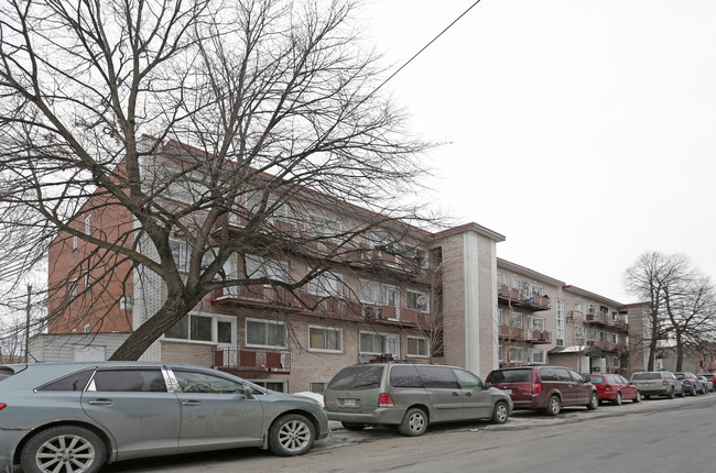 4701 de Courtrai in Montréal, QC - Building Photo - Building Photo