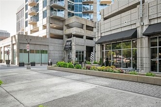 400 W Peachtree St NW in Atlanta, GA - Building Photo - Building Photo