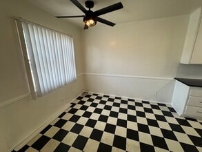 1748 S Robertson Blvd, Unit 5 in Los Angeles, CA - Foto de edificio - Building Photo