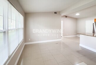 2145 Bourget Dr in Jacksonville, FL - Building Photo - Building Photo