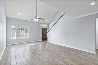 811 Dominik Dr in College Station, TX - Building Photo - Building Photo