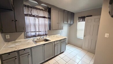 12007 Lakepointe St in Detroit, MI - Building Photo - Building Photo