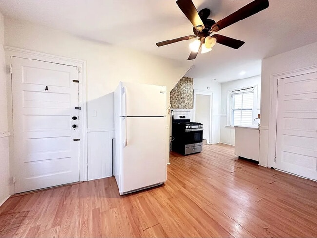 371 Nichols St in Bridgeport, CT - Foto de edificio - Building Photo