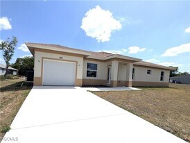 1103 Harold Ave S in Lehigh Acres, FL - Building Photo