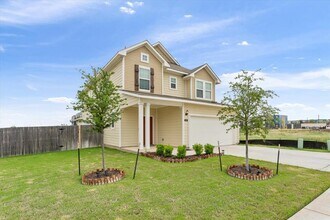 5001 Black Onyx Dr in Jarrell, TX - Building Photo - Building Photo