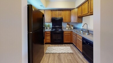 Avery Point Apartments in Indianapolis, IN - Foto de edificio - Building Photo