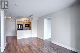 25 Greenview Ave in Toronto, ON - Building Photo - Building Photo