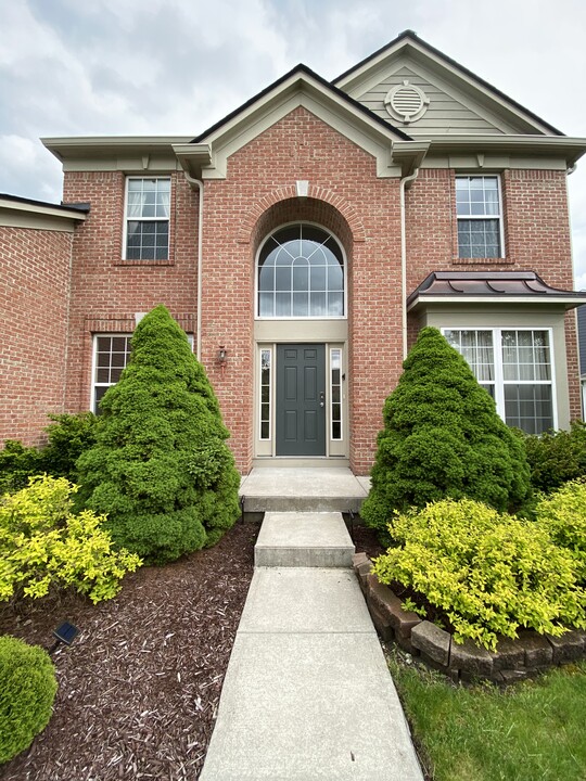 14295 Chariots Whisper Dr in Carmel, IN - Building Photo