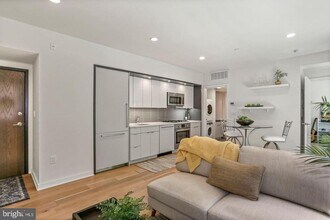 129 W St NW in Washington, DC - Foto de edificio - Building Photo