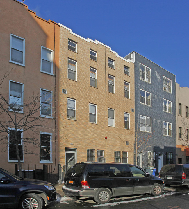 211 Himrod St in Brooklyn, NY - Building Photo