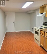 76 Charleswood Dr in Toronto, ON - Building Photo - Building Photo