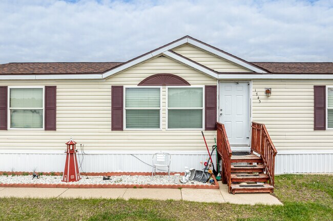 Apple Grove Estate in Kent City, MI - Building Photo - Building Photo