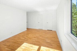 2 S End Ave in New York, NY - Building Photo - Building Photo