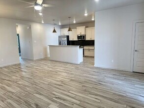 7041 40th St in Lubbock, TX - Foto de edificio - Building Photo