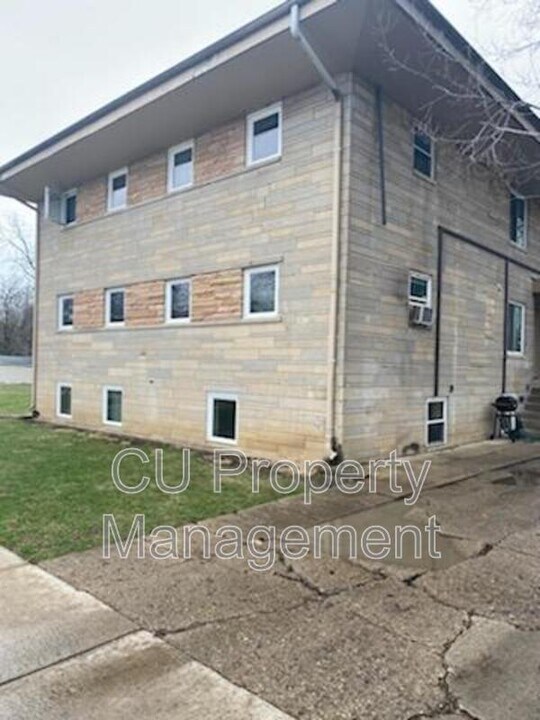 202 S Lynn St in Urbana, IL - Building Photo