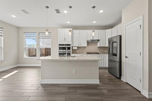 9922 Michael Irvin St in Irving, TX - Building Photo - Building Photo