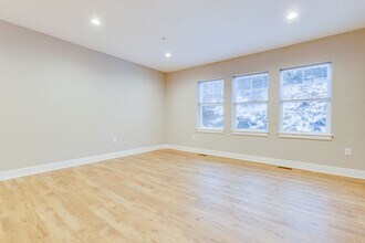 4005 Stefano Dr in Delmont, PA - Building Photo - Building Photo