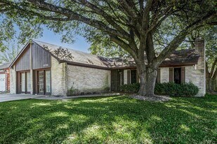 12702 Fern Forest Dr in Houston, TX - Building Photo