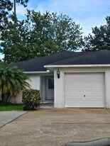10 Emerald Ln in Palm Coast, FL - Building Photo