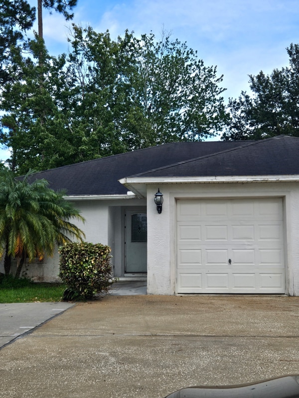 property at 10 Emerald Ln