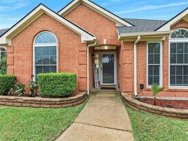 2136 Walden Pl in Mesquite, TX - Building Photo