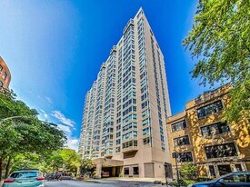 720 W Gordon Terrace, Unit 8j in Chicago, IL - Building Photo
