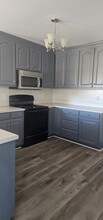 121 Morris Dr in Harrisburg, NC - Foto de edificio - Building Photo
