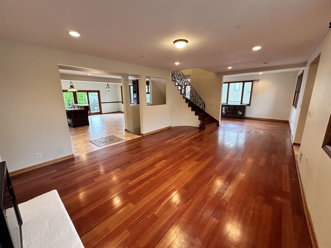 416 Oncrest Terrace in Cliffside Park, NJ - Building Photo - Building Photo