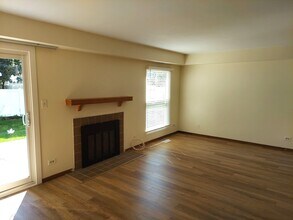 1935 Appaloosa Dr in Naperville, IL - Building Photo - Building Photo