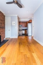 562 Hudson St in New York, NY - Building Photo - Building Photo
