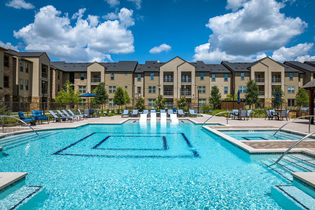 Alders Cross Creek 62+ Active Adult Homes in Fulshear, TX - Foto de edificio